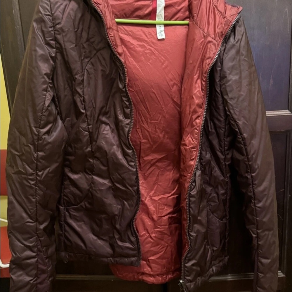 Lululemon layer up down jacket 8 Bordeaux & Prep Red